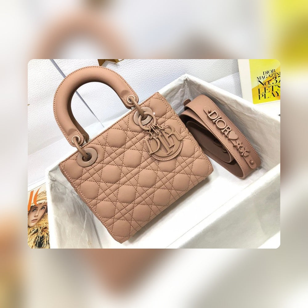 Anum Bags Detail