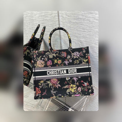 Anum Bags Detail