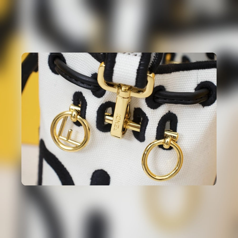 Anum Bags Detail