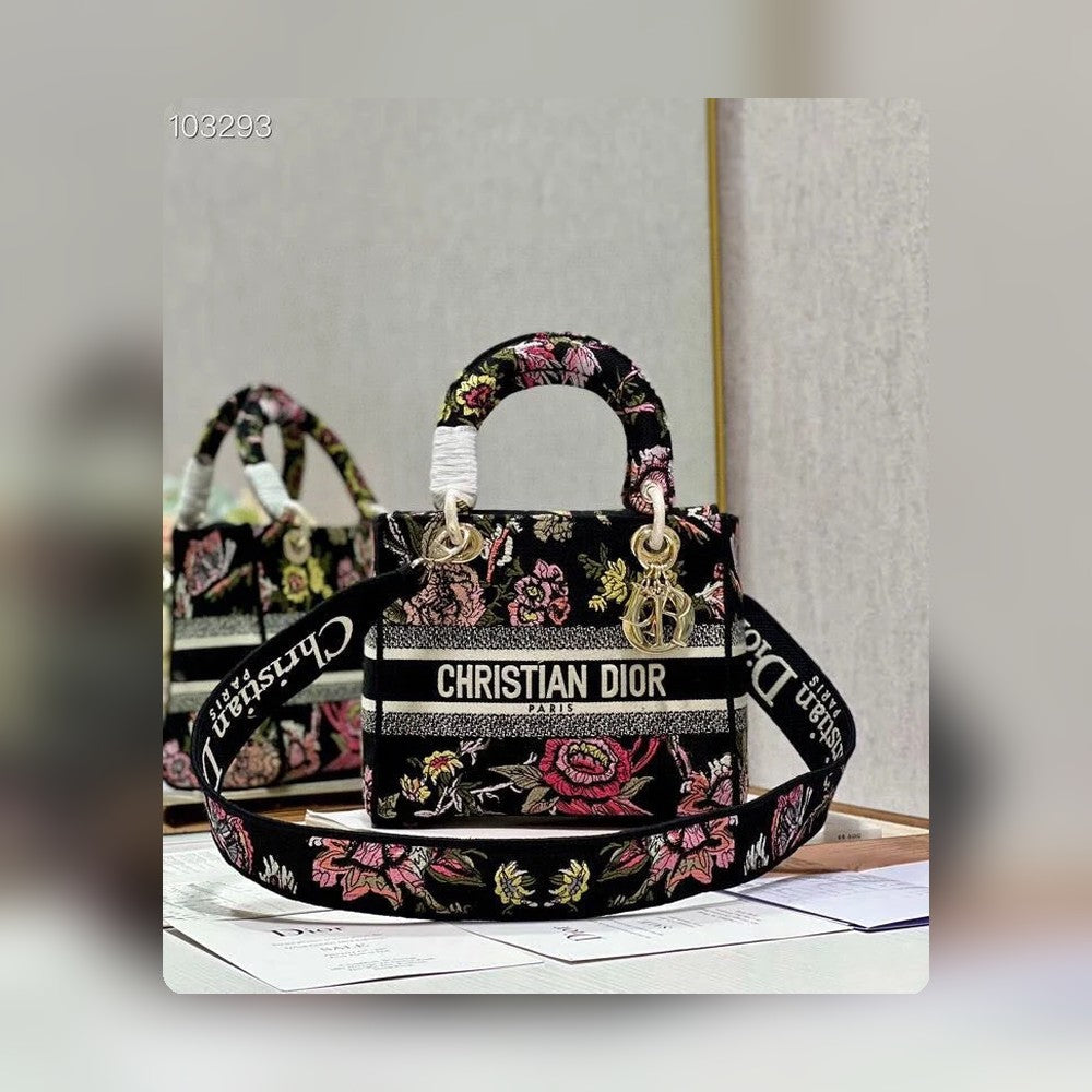 Anum Bags Detail