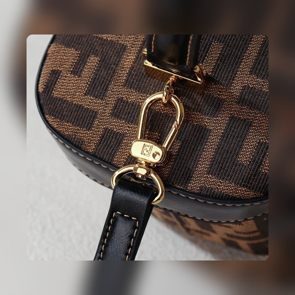 Anum Bags Detail