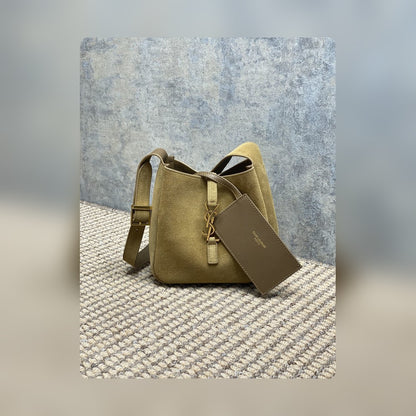 Anum Bags - High-Quality Designer Products for You - AFFORDABLE LUXURY BAGS - 15582