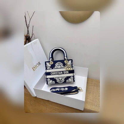 Anum Bags Detail