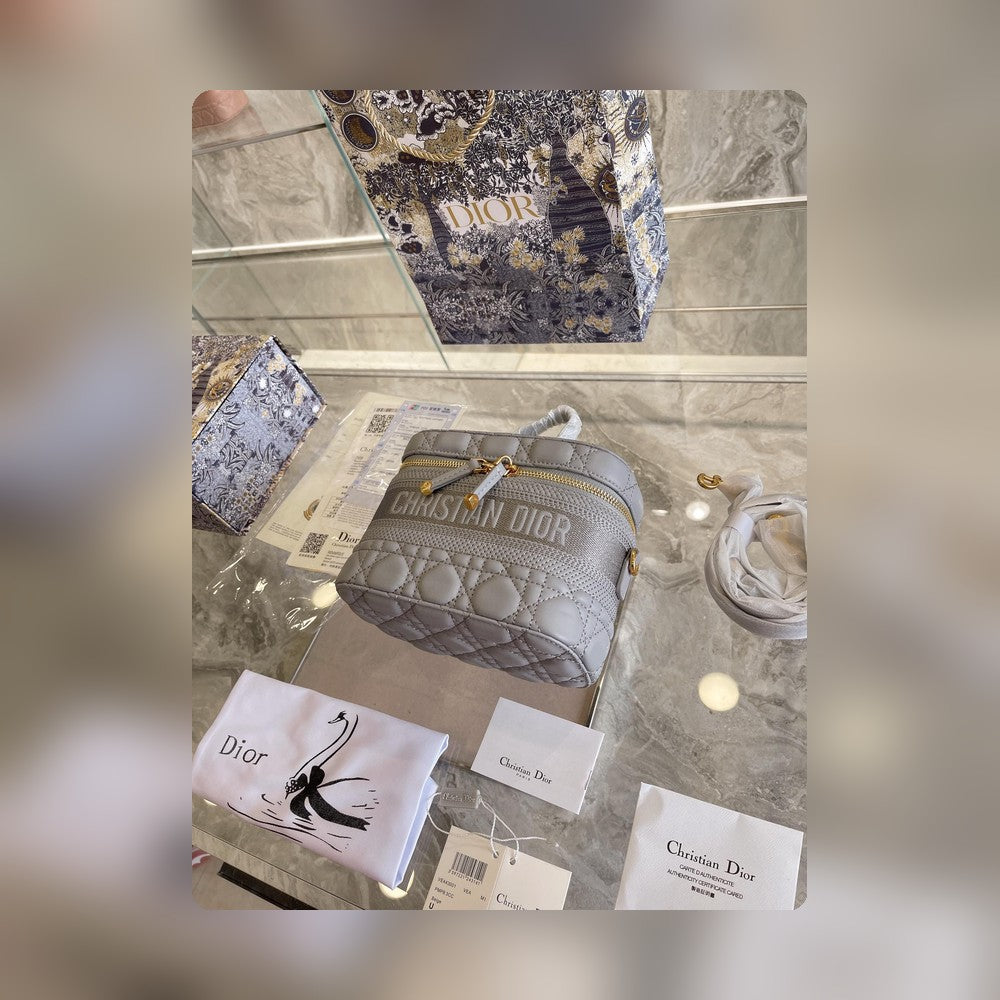 Anum Bags Detail