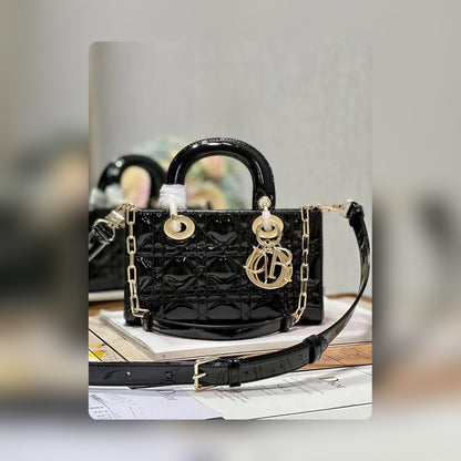 Anum Bags Detail