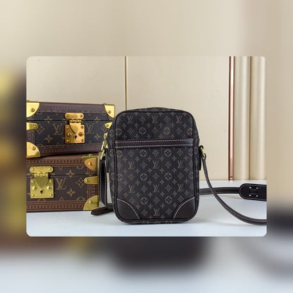 Anum Bags ln Luxury Bag --56473