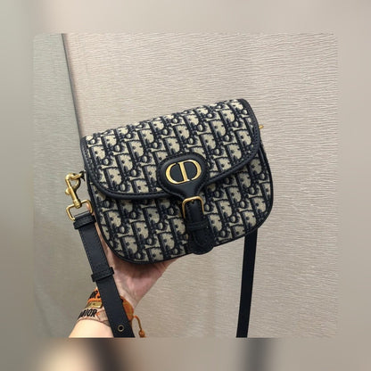 Anum Bags Detail