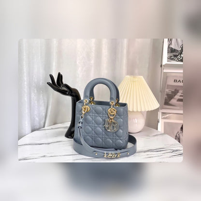 Anum Bags Detail