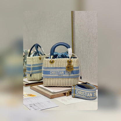 Anum Bags Detail