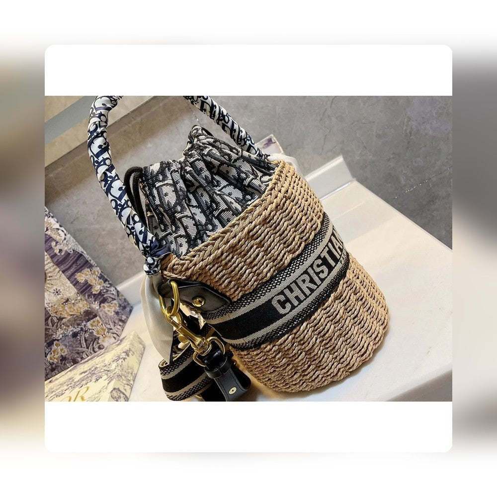Anum Bags Detail