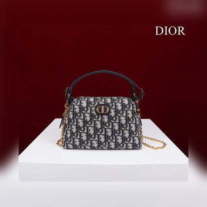 Anum Bags Detail