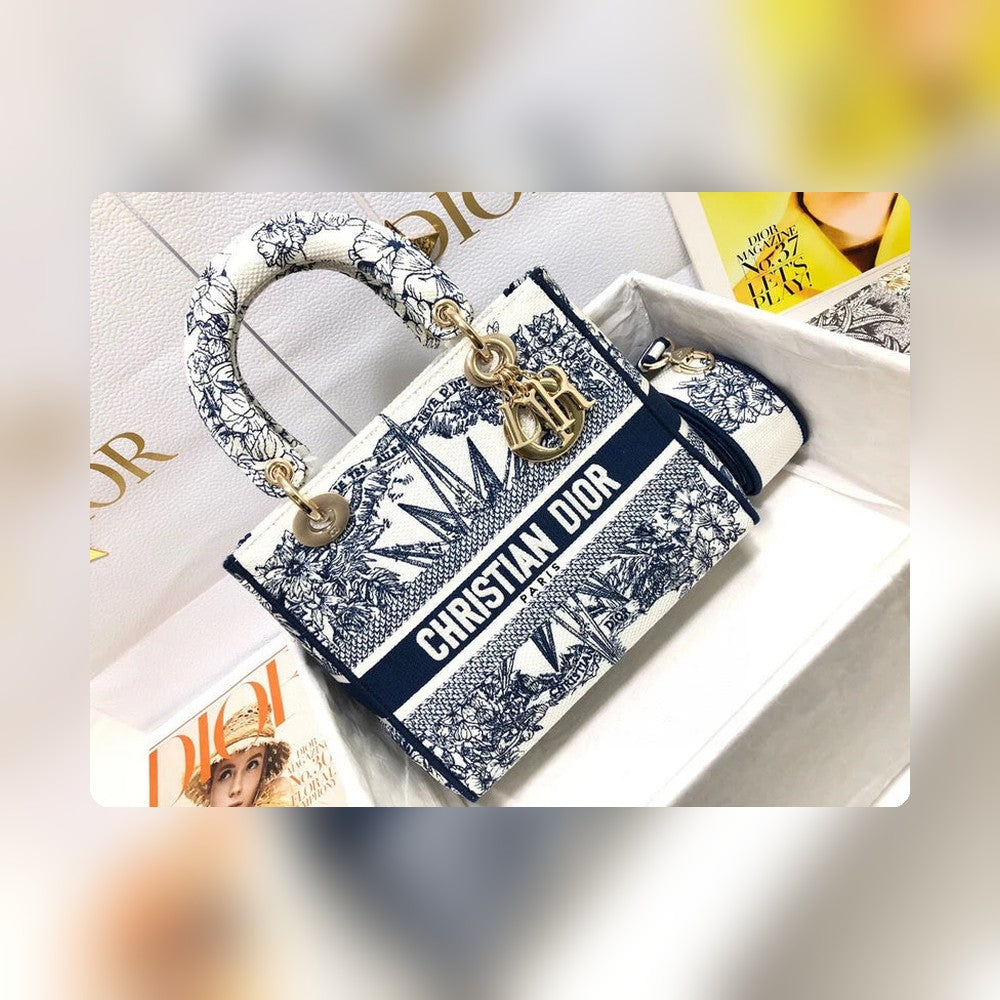 Anum Bags Detail