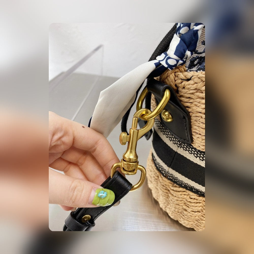 Anum Bags Detail