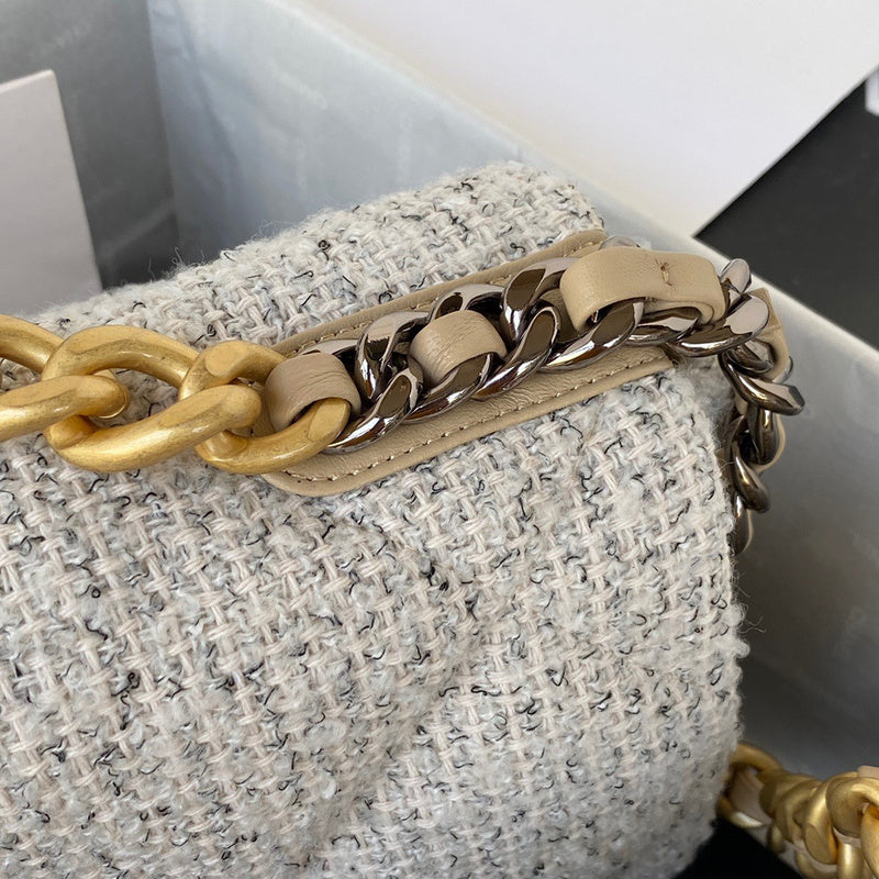 Anum Bags Detail