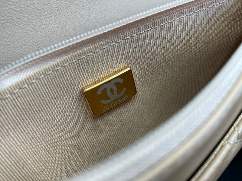 Anum Bags Detail