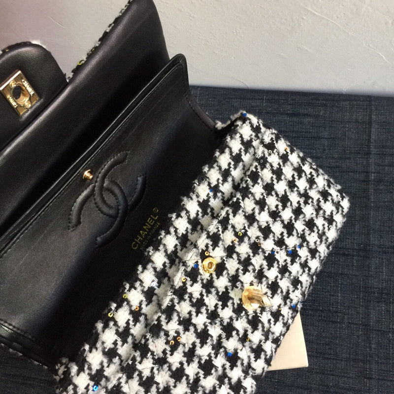 Anum Bags Detail