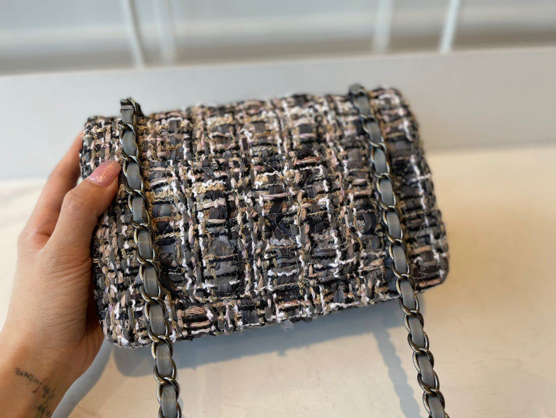 Anum Bags Detail