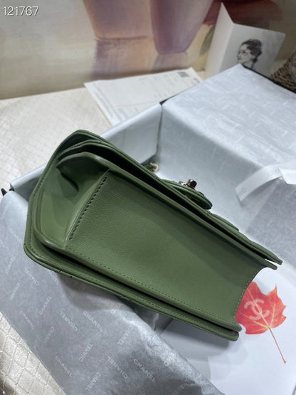 Anum Bags Detail