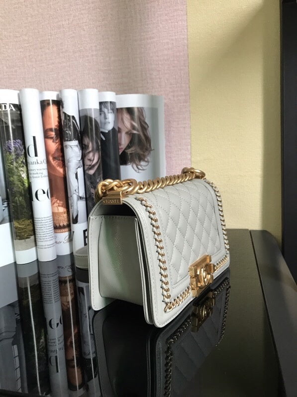 Anum Bags Detail