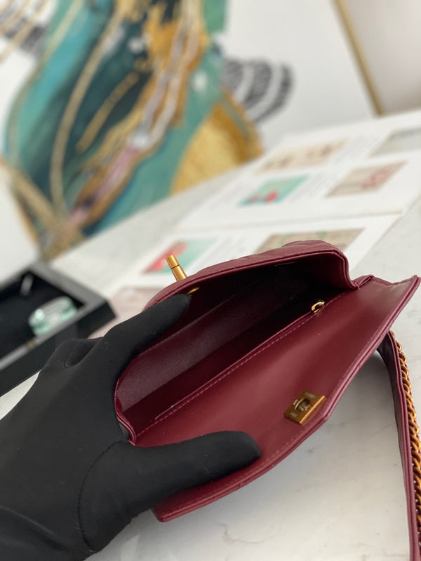 Anum Bags Detail