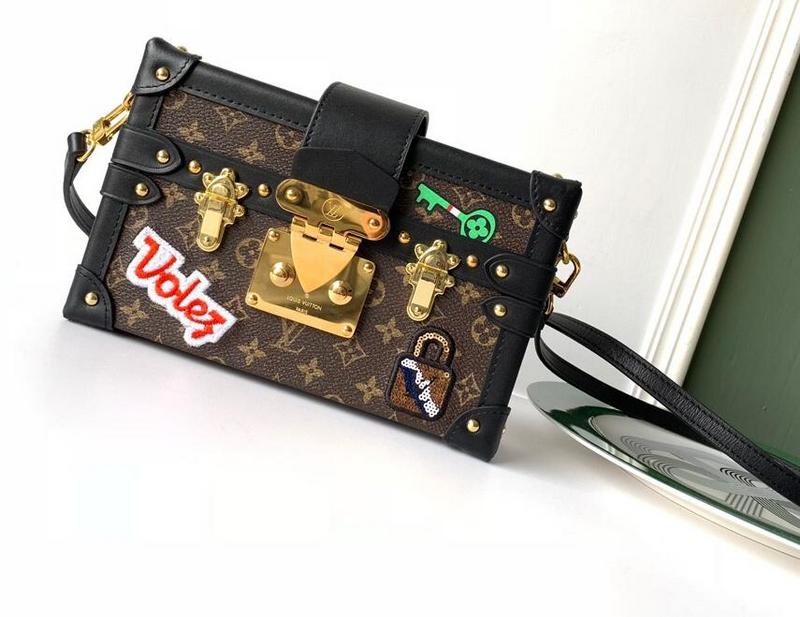 Anum Bags Detail