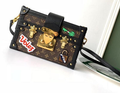 Anum Bags Detail