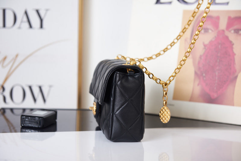 Anum Bags Detail
