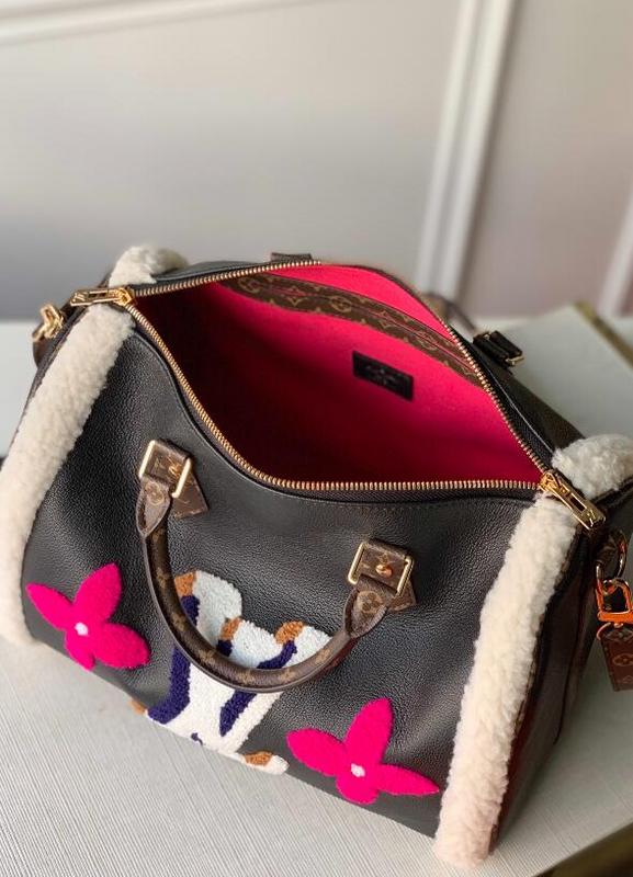 Anum Bags Detail