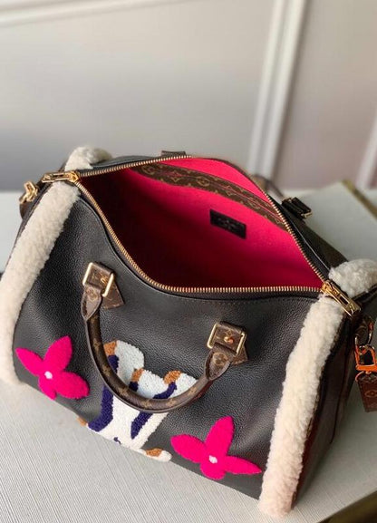 Anum Bags Detail