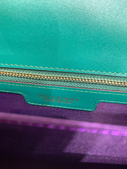 Anum Bags Detail