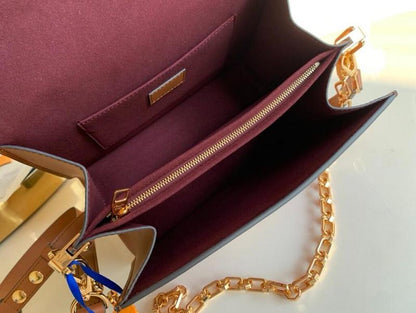 Anum Bags Detail