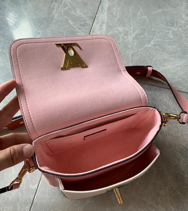 Anum Bags Detail