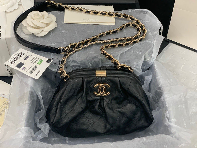 Anum Bags Detail