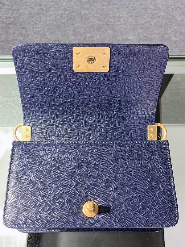 Anum Bags Detail