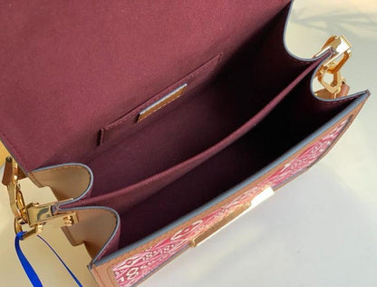 Anum Bags Detail