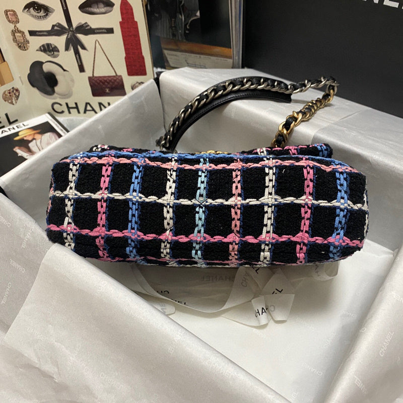 Anum Bags Detail