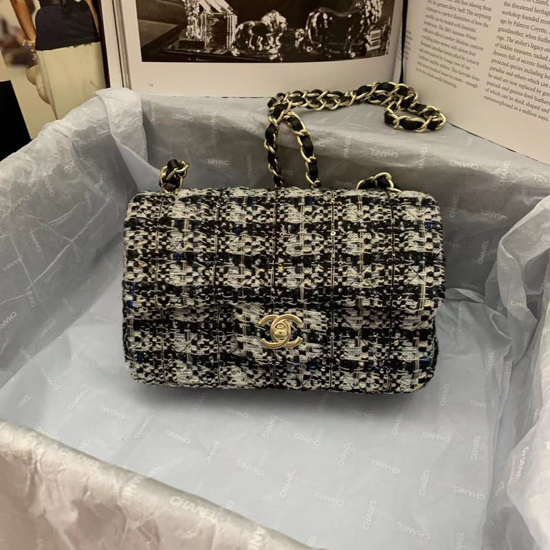 Anum Bags Detail