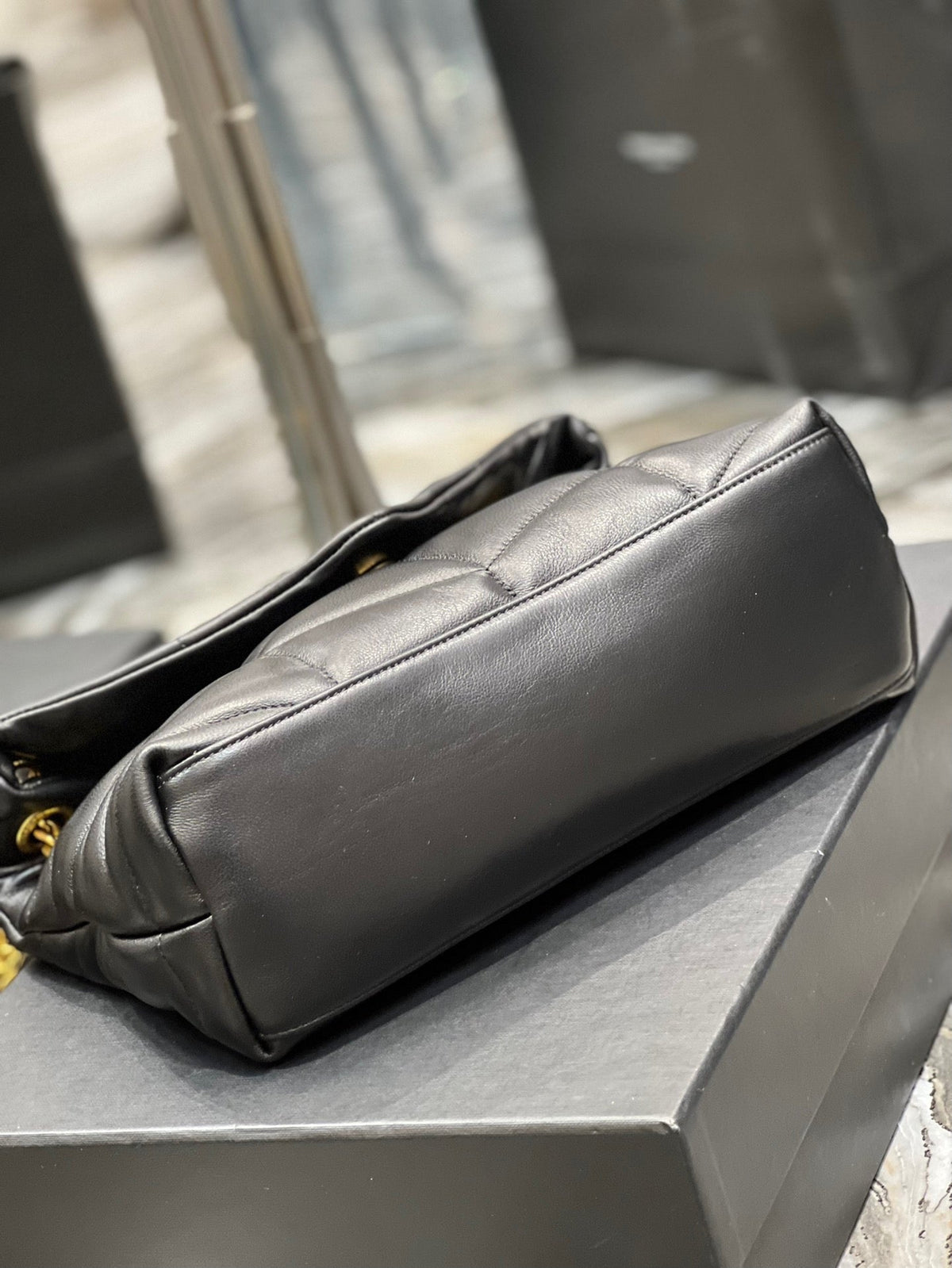 Anum Bags Detail