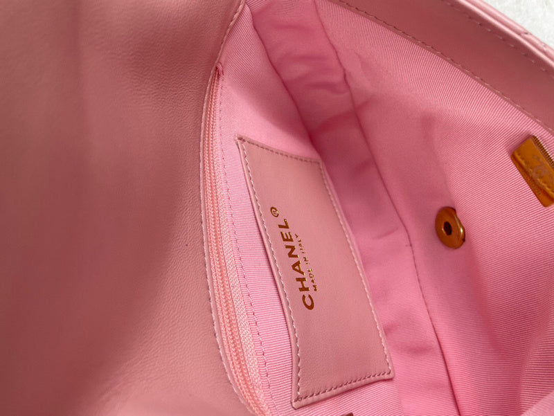 Anum Bags Detail