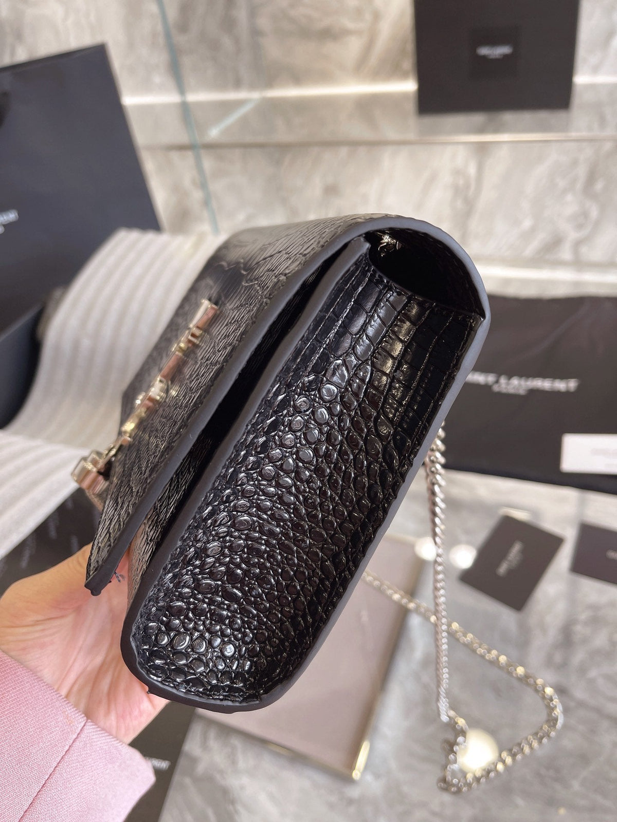 Anum Bags Detail