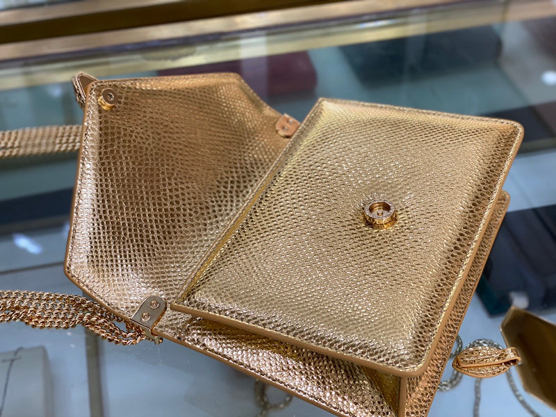 Anum Bags Detail