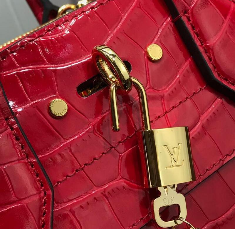 Anum Bags Detail