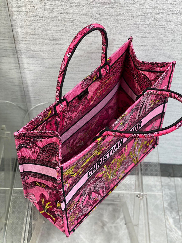 Anum Bags Detail