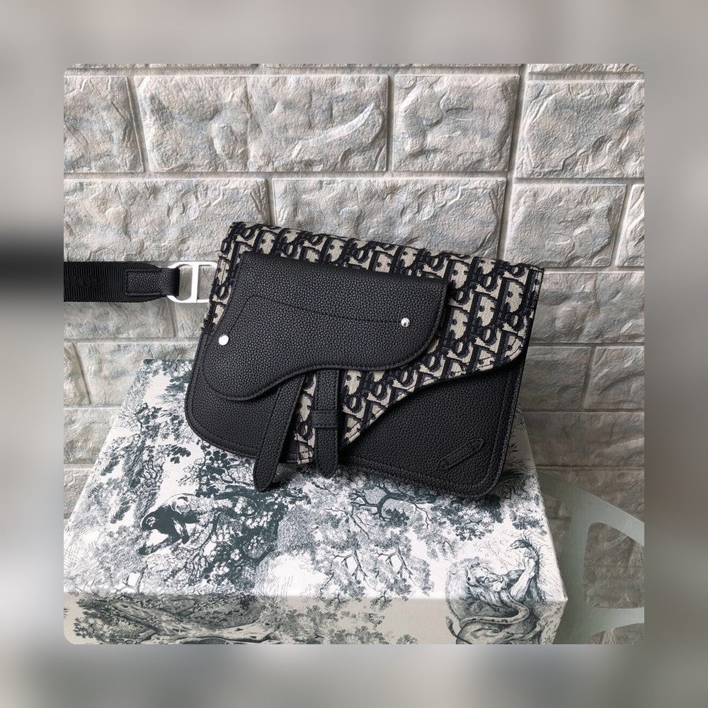 Anum Bags Detail