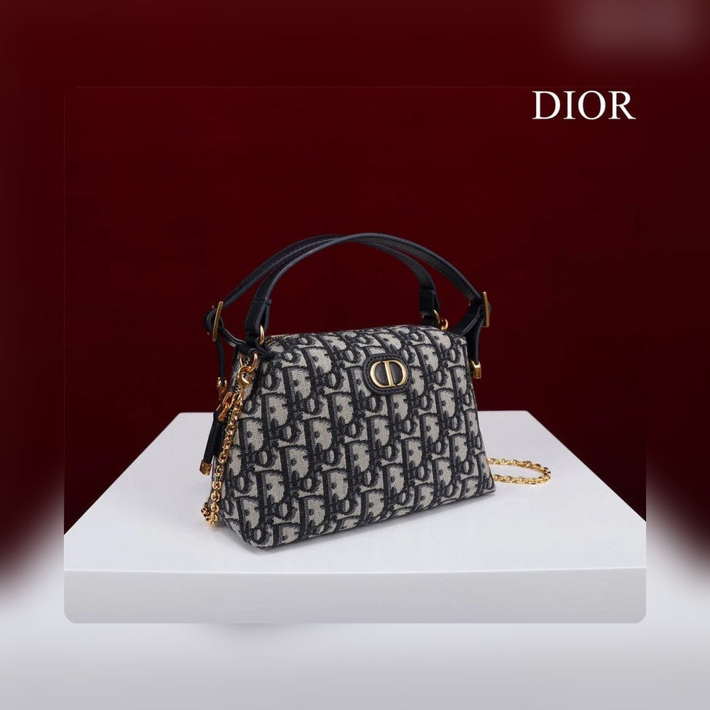Anum Bags Detail