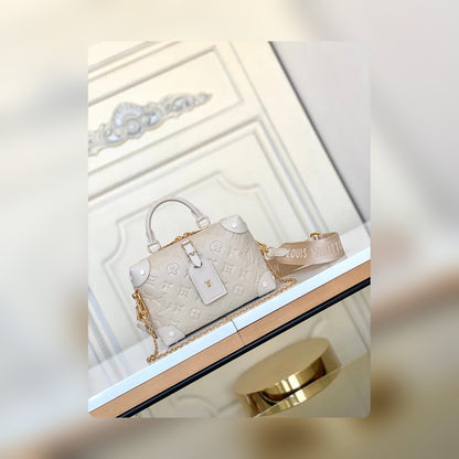 Anum Bags Detail