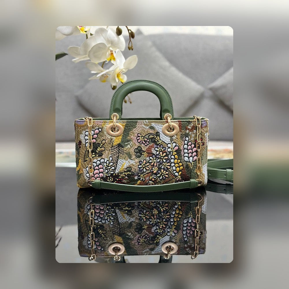 Anum Bags Detail