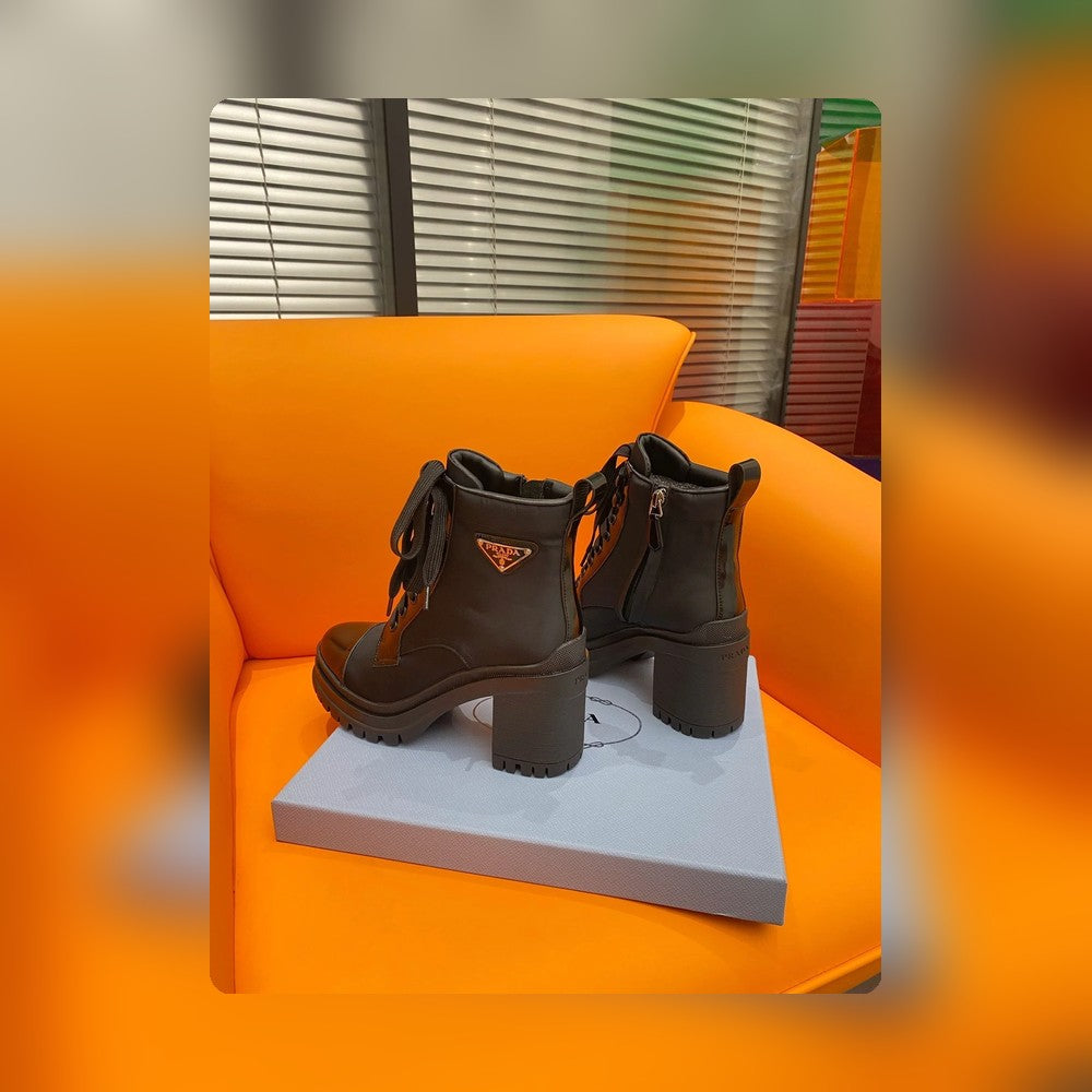 VBS LOGO PLAQUE ANKLE BOOTS BLACK