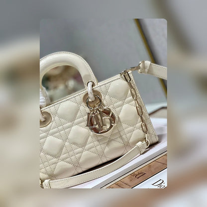 Anum Bags Detail