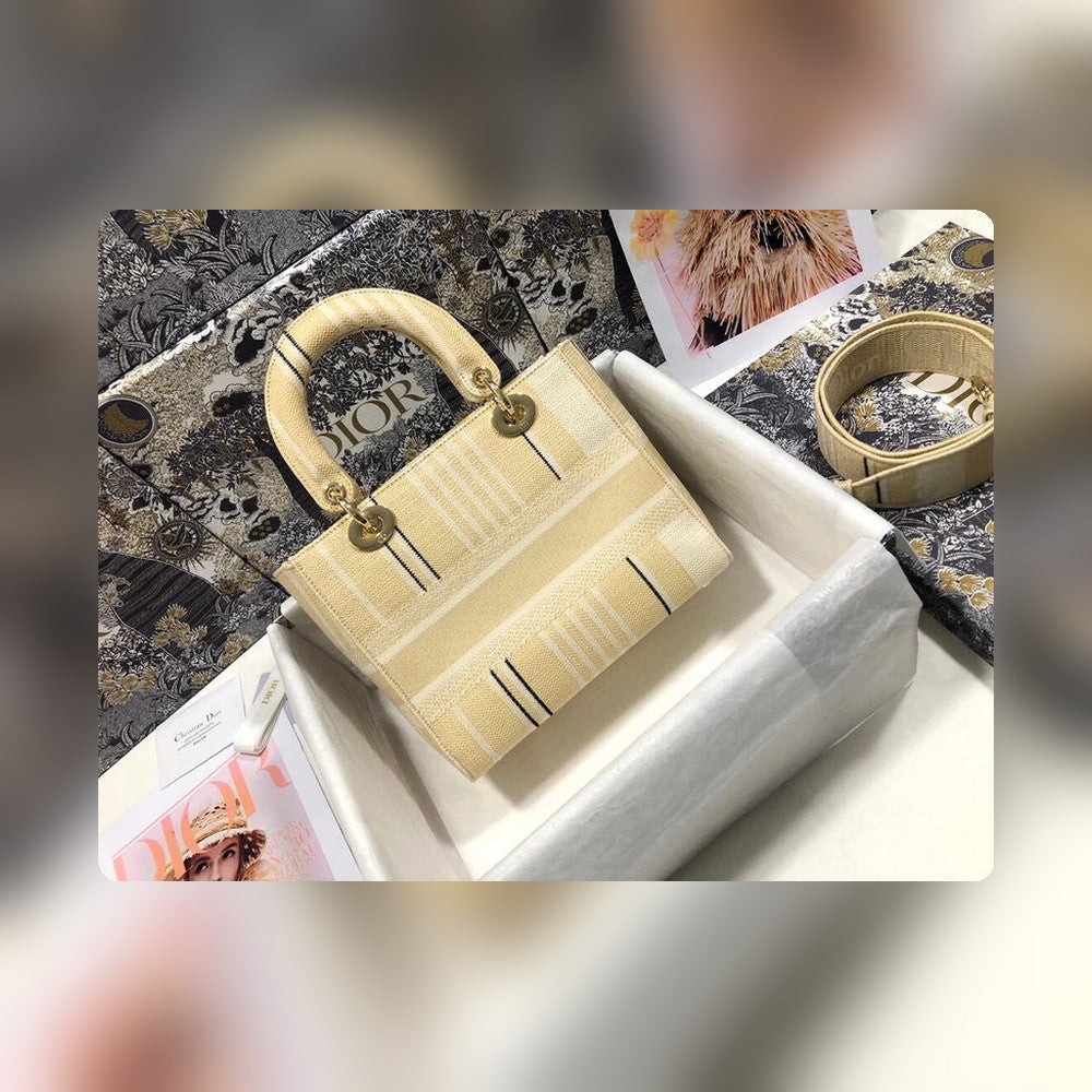 Anum Bags Detail